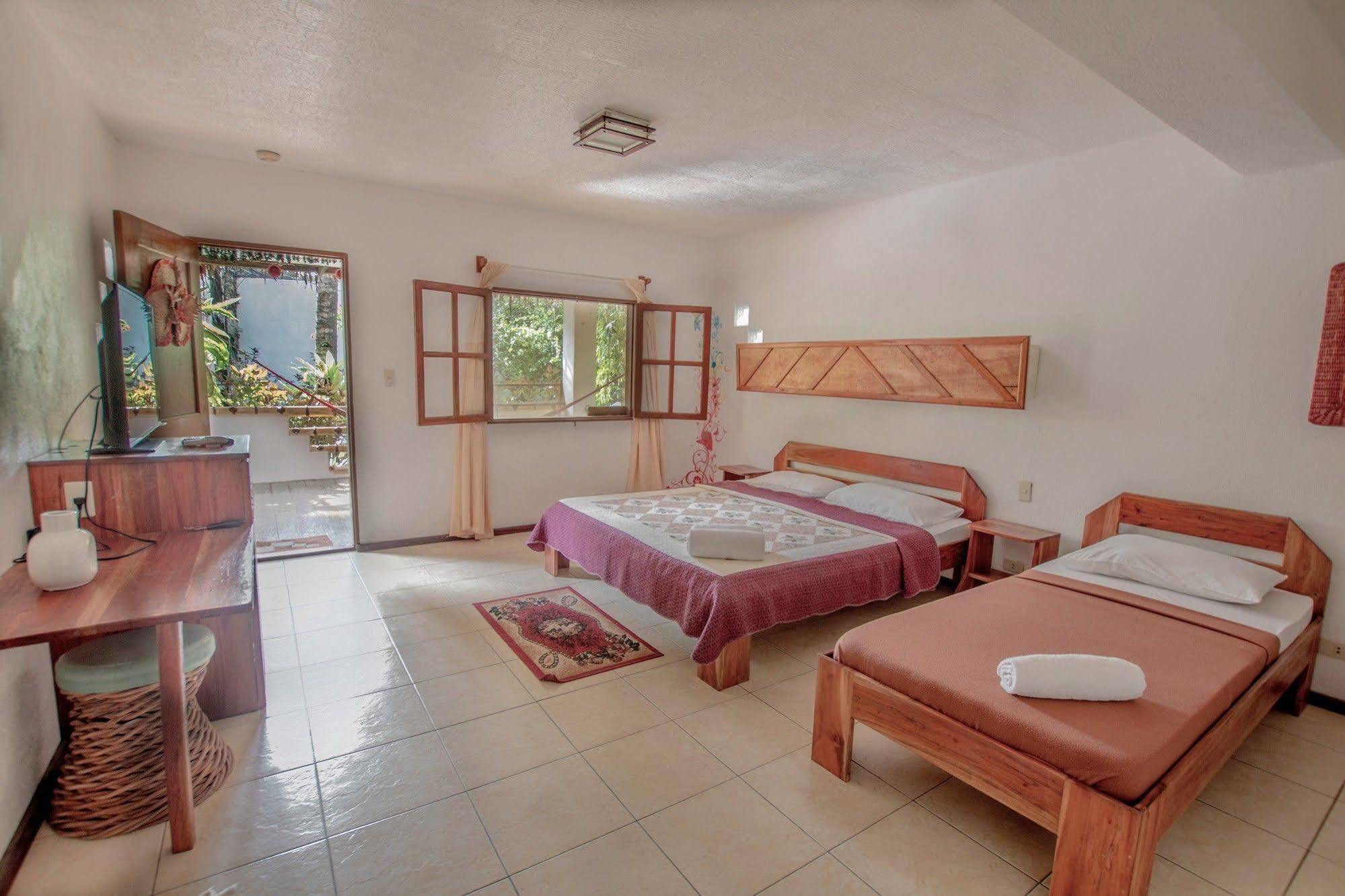 Bamboo Bungalows Resthouse Balabag  Екстериор снимка