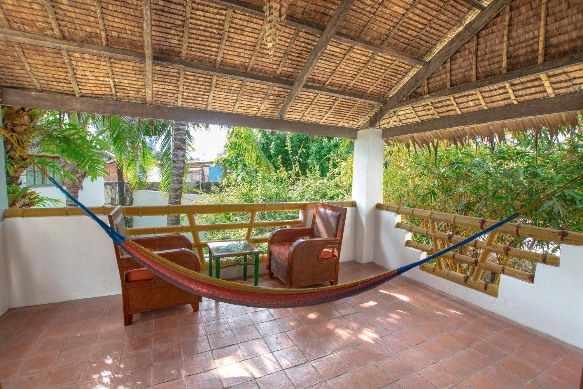 Bamboo Bungalows Resthouse Balabag  Екстериор снимка